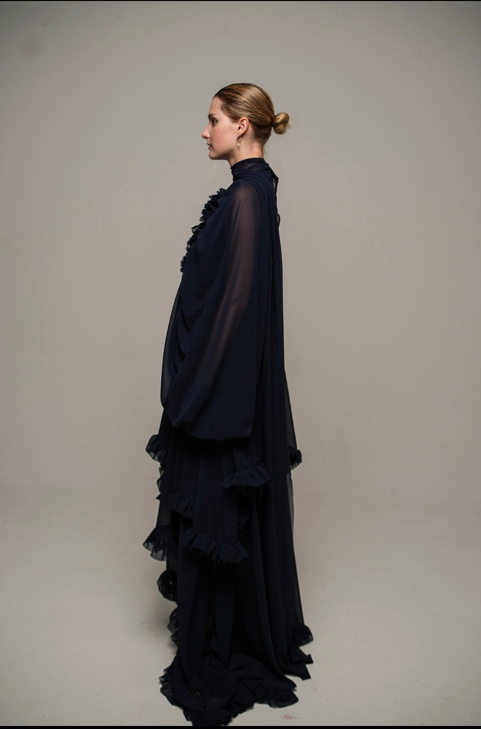 THE UNKNOWN BLUE DRESS